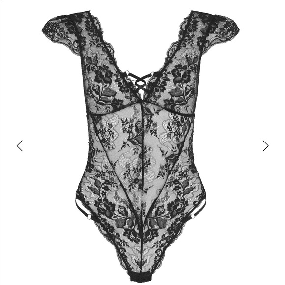 Agent Provocateur Essie Body black size 3 medium